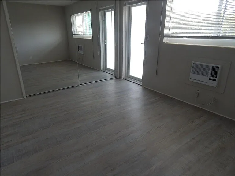 2841 NE 32nd St #29 — Photo 7