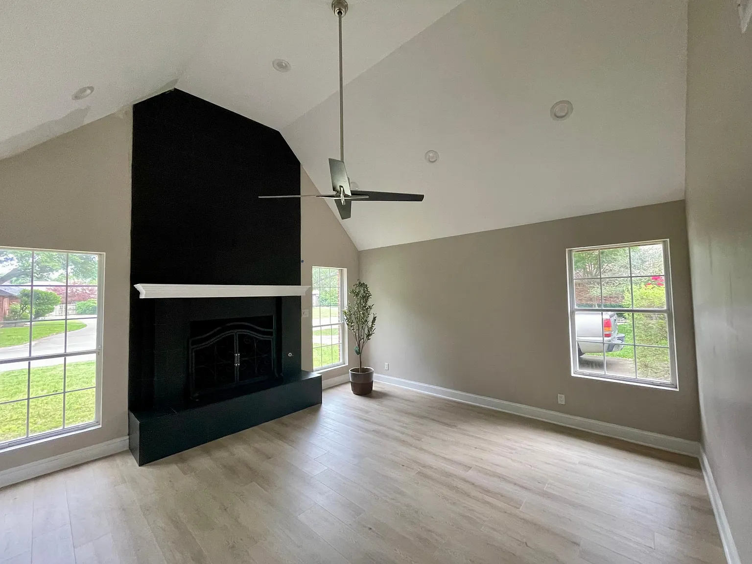 4 bed, 1814 sqft, $2,799 — Photo 1