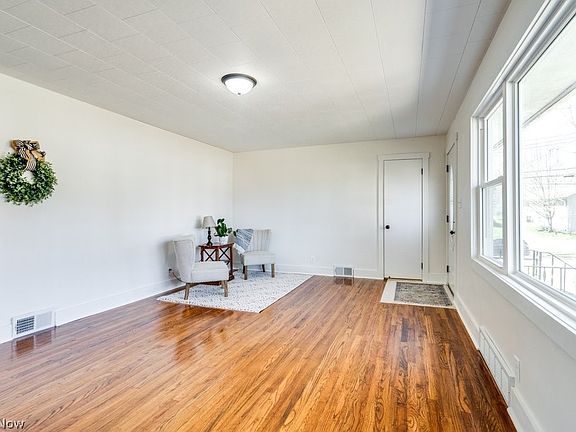 4th image of 702 Deering Dr