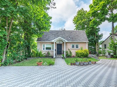 92 Manor Drive, Great Neck, NY, 11020