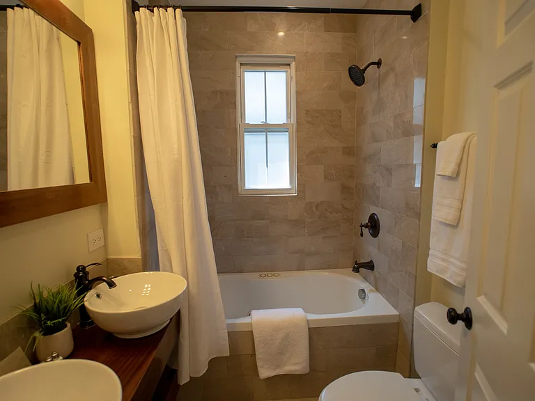 3238 N Hoyne Ave #2 — Photo 14