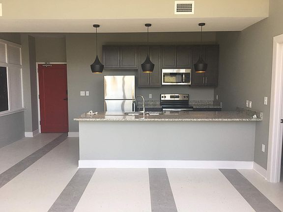 5th image of 200 Claremont Ave #106