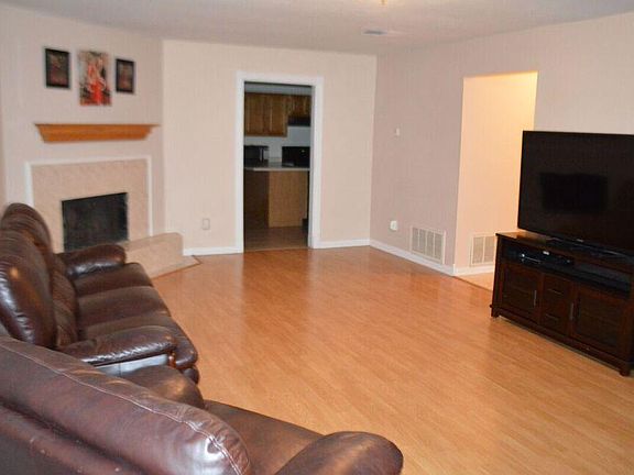 4th image of 3314 Sycamore Springs Dr