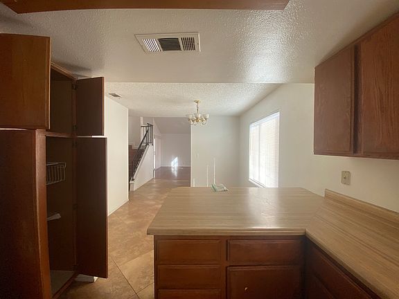 4th image of 726 Summer Heights Ln