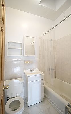 4th image of 568 Vanderbilt Ave #4R