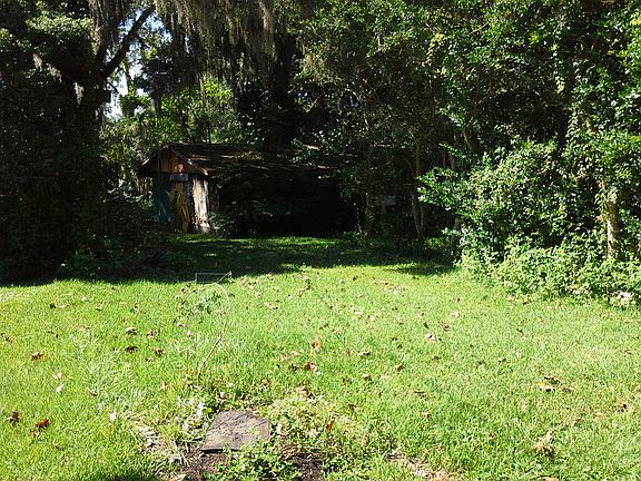2nd image of 19468 Wildwood Dr