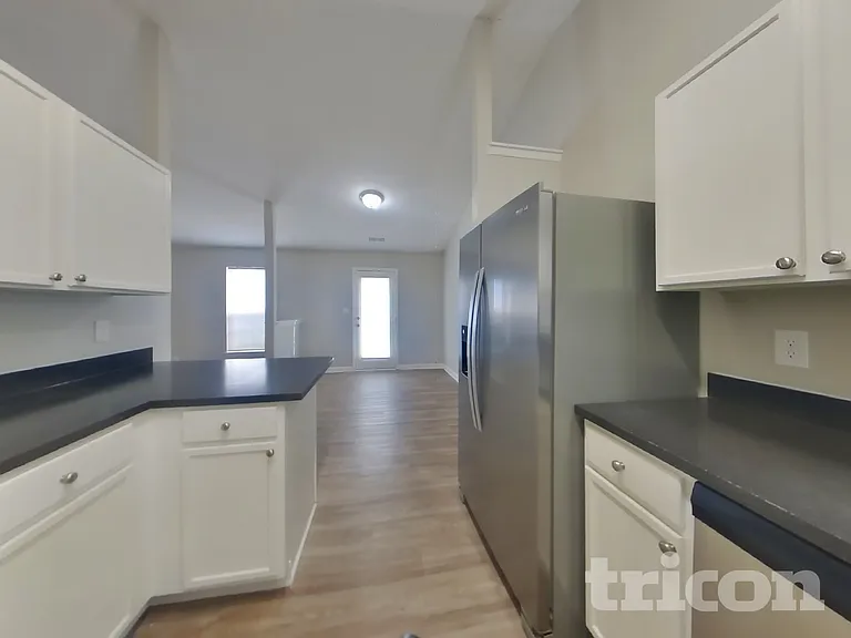 956 Ashland Ave — Photo 6