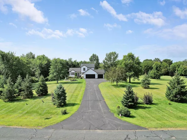 774 Oriole Ln, Hudson, WI 54016