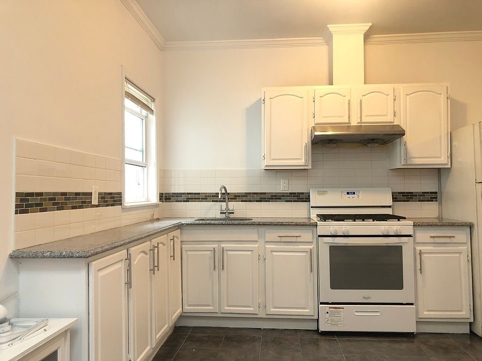 1st image of 66-59 Saunders St #Top
