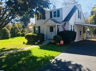27 Academy Rd, Hatboro, PA 19040