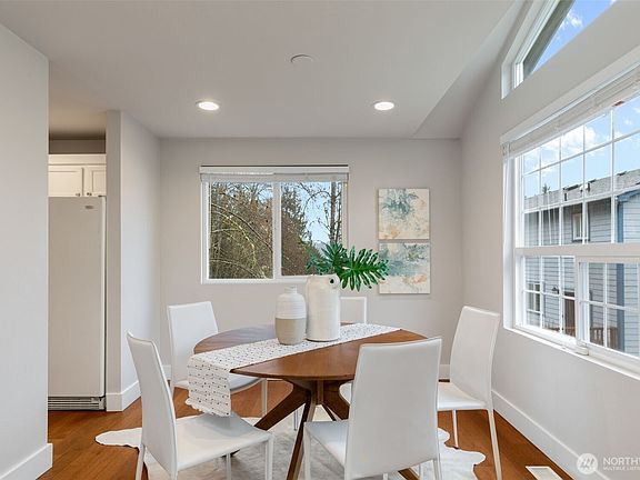 5th image of 2408 208th Place SE