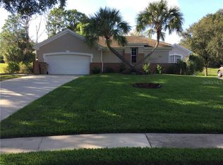 39901 Bayview Dr, Lady Lake, FL 32159