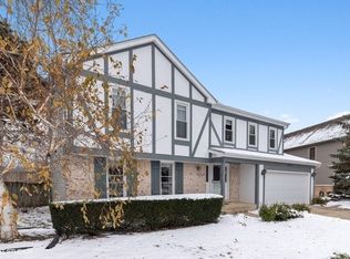 2311 N James Ct, Arlington Heights, IL 60004