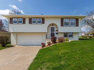 2095 Grant St, Dubuque, IA 52002