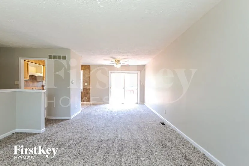3 bed, 2.5 bath, 2120 sqft, $1,825 — Photo 3
