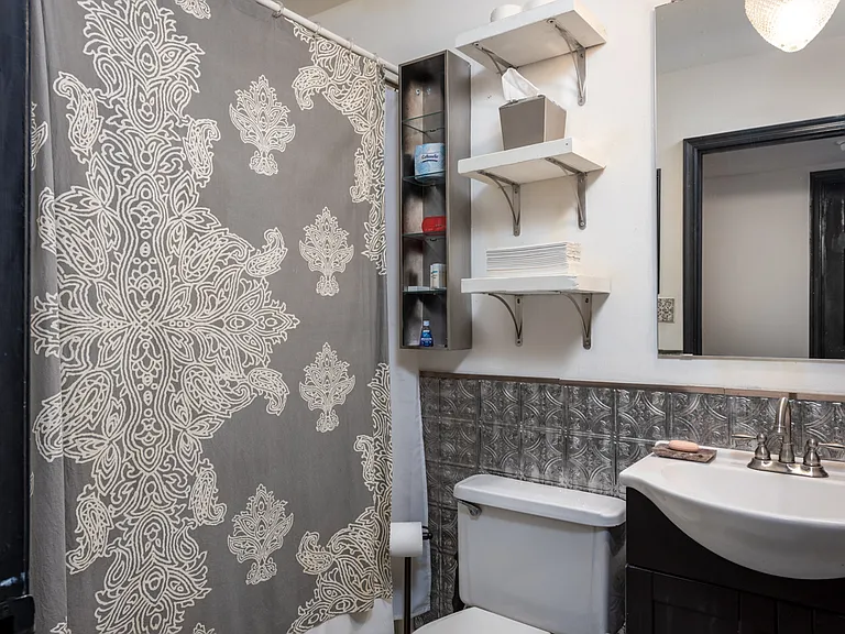 801 W McGee St #25 — Photo 7