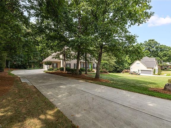 4th image of 5411 Effieham St