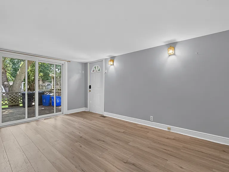459 South St — Photo 20