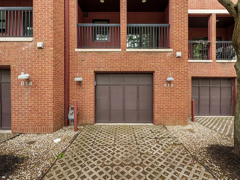 818 N 4th St — Photo 24