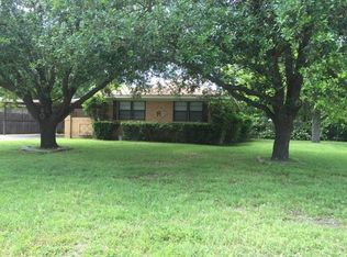 221 Leighton Dr, Terrell, TX 75160