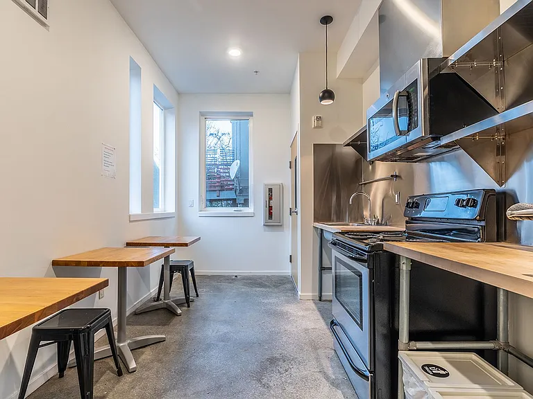 Cozy & Modern Studios Set in the Heart of the Historic Ballard Neighborhood — Photo 9