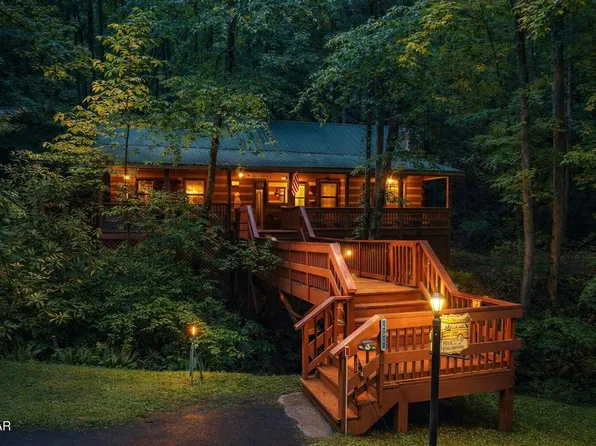 2653 Black Walnut Flats Rd, Sevierville, TN 37862