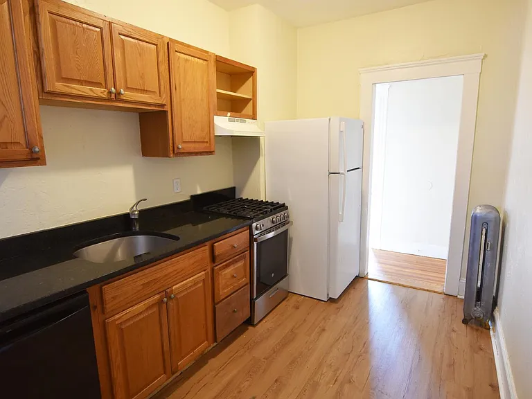 236 Geneva Ave #3R — Photo 5