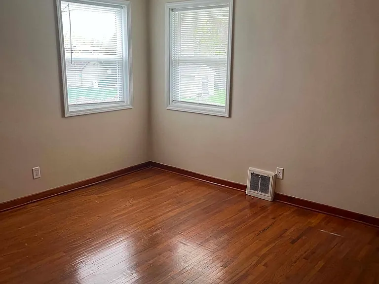 407 E Exchange St #A — Photo 17