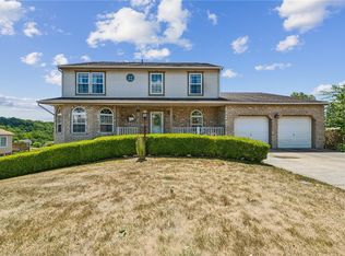 2150 Windgap Dr, North Huntingdon, PA 15642