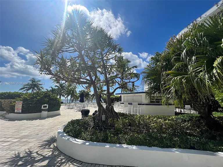 5151 Collins Ave #531 — Photo 31