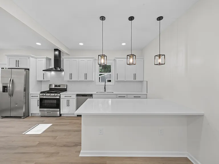 12028 Wade Park Ave — Photo 10