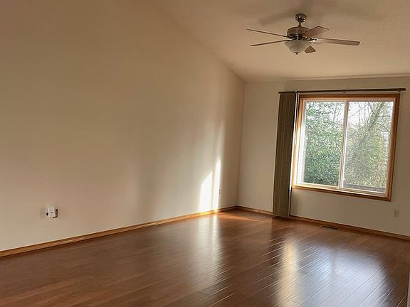 3rd image of 2646 SE 30th Ct