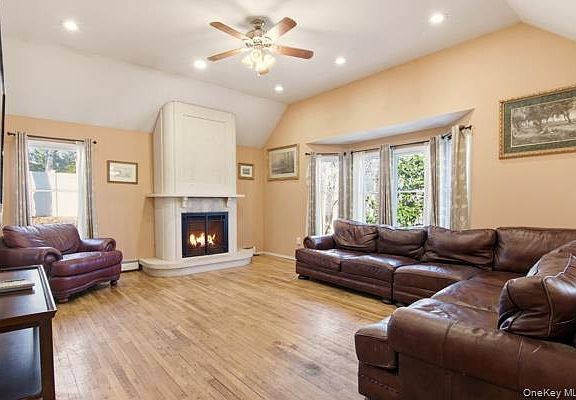 4th image of 247 Dogwood Drive