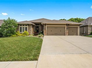 14130 NW 68th St, Parkville, MO 64152
