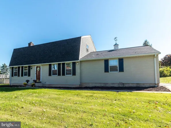 9 Hillcrest Dr, Boyertown, PA 19512