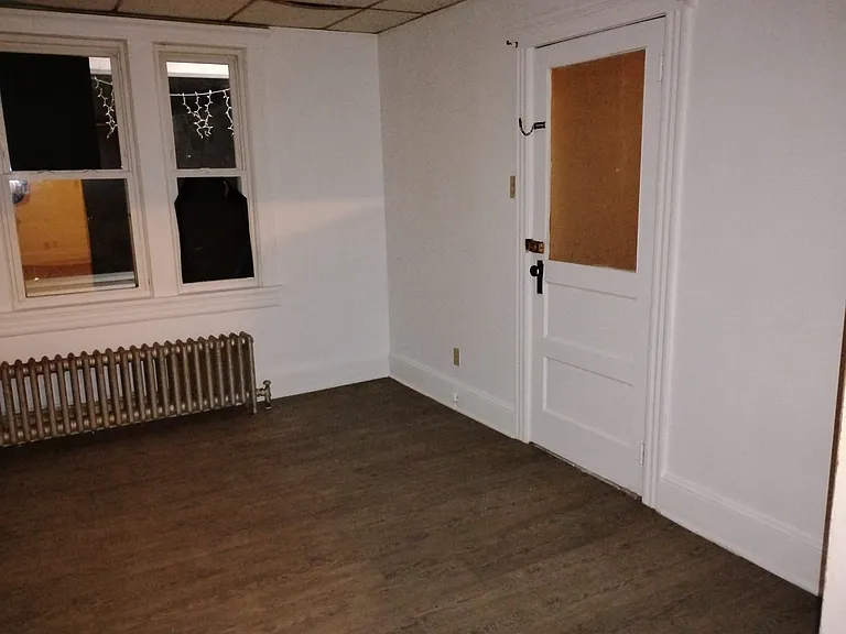 509 W Green St — Photo 7