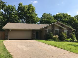 1876 N Choctaw Ct, Fayetteville, AR 72701