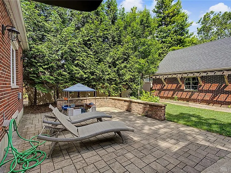 333 Thruston Blvd E — Photo 49