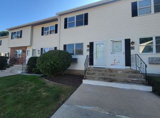 56 Elm St APT 22, Enfield, CT 06082