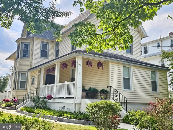 902 W Park Sq, Prospect Park, PA 19076