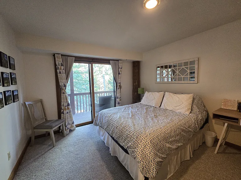 1060 Kings Crown Rd — Photo 23