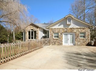 15 Green Acres Dr, Candler, NC 28715