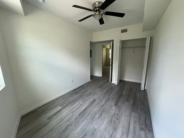 219 S Grandview Ave — Photo 15