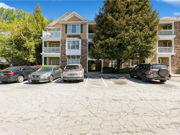 221 Bentley Pl, Tucker, GA 30084