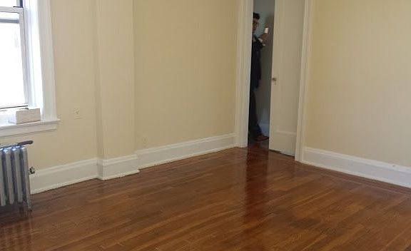 3rd image of 2560 33rd St APT 4D