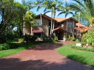 13060 N Calusa Club Dr, Miami, FL 33186