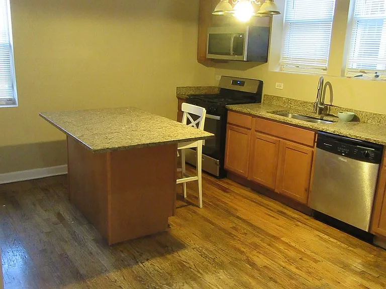 2251 W Rosemont Ave #1 — Photo 6