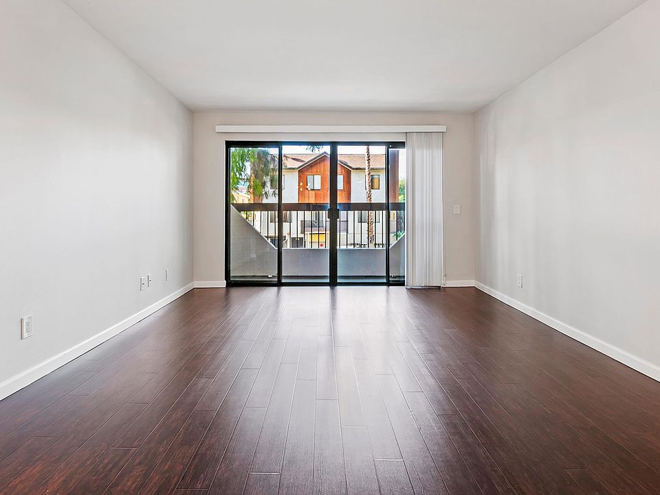 1st image of 2250 N Niagara St APT 115