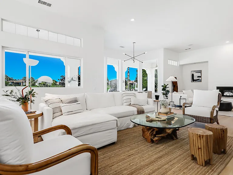 51075 Marbella Ct — Photo 12