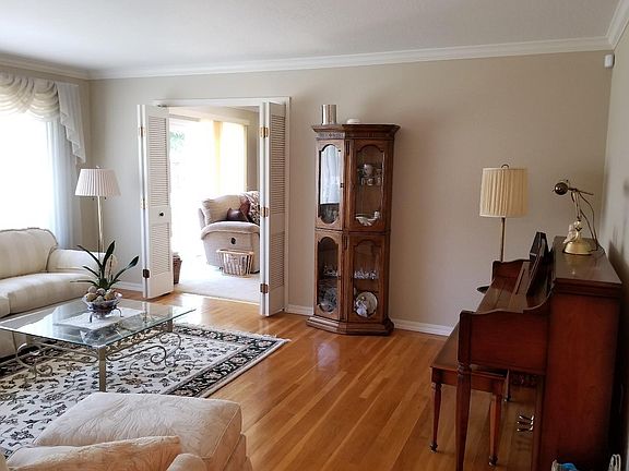 3rd image of 530 Bevans Dr